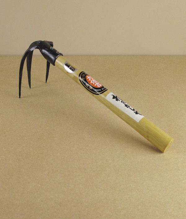 Japanese cultivator rake