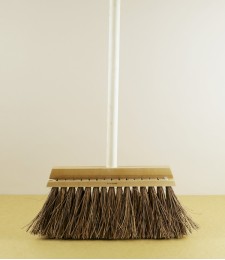 Swedish broom, birch & palmyra fibre