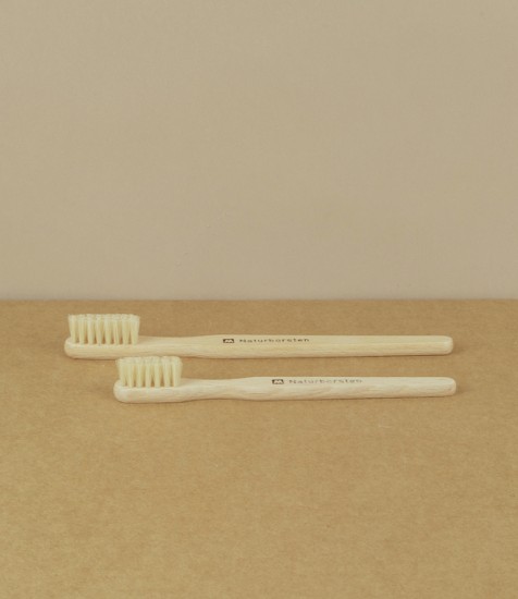 Natural toothbrush, wood & bristle