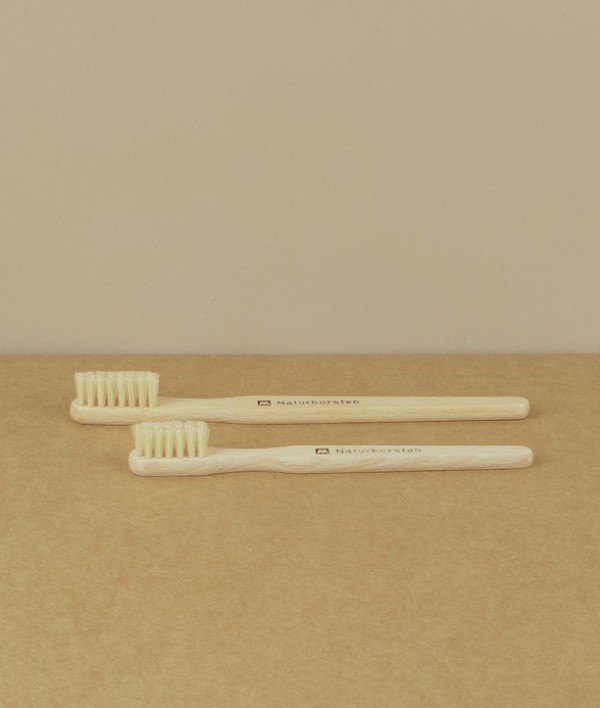 Natural toothbrush, wood & bristle