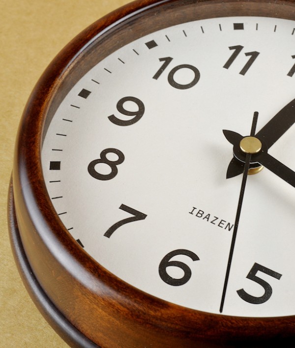 Ibazen Urishi lacquered Sakura clock