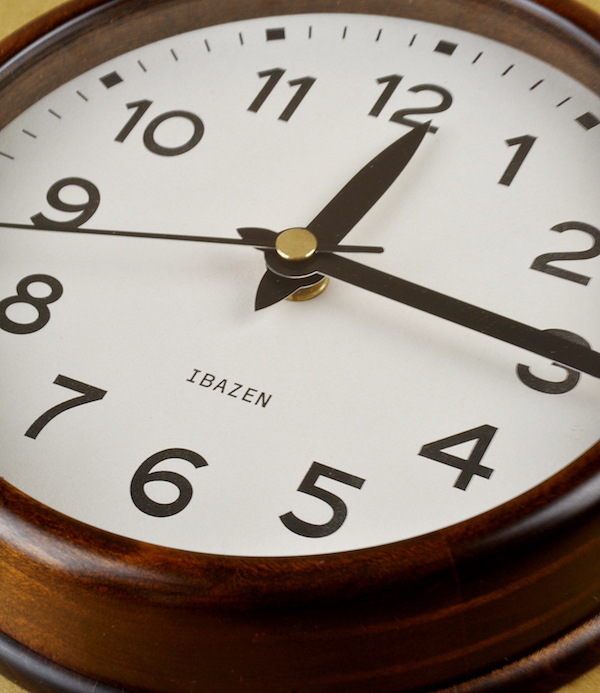 Ibazen Urishi lacquered Sakura clock