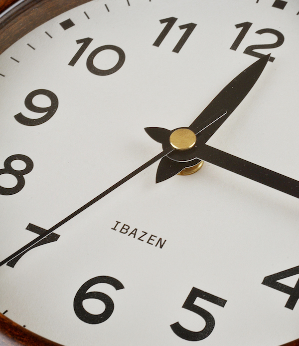 Ibazen Urishi lacquered Sakura clock