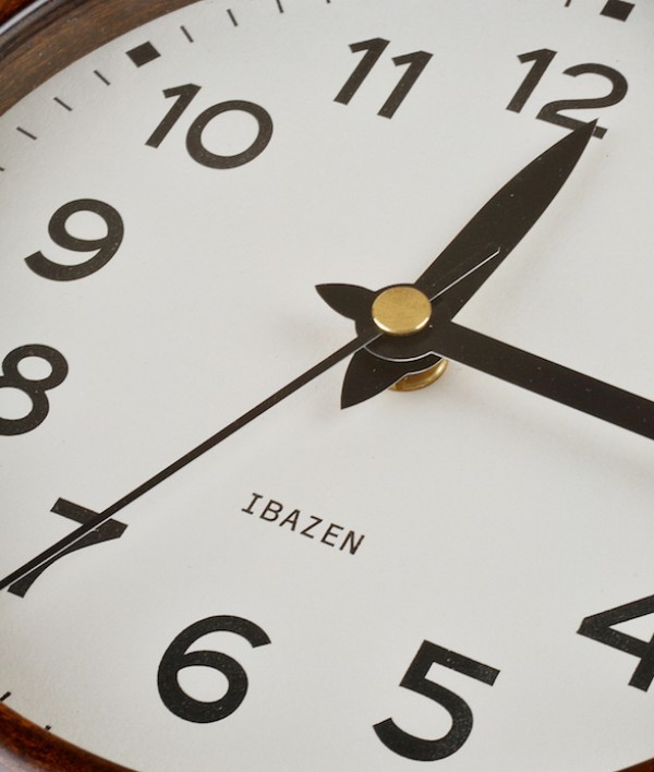 Ibazen Urishi lacquered Sakura clock