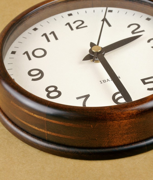 Ibazen Urishi lacquered Sakura clock