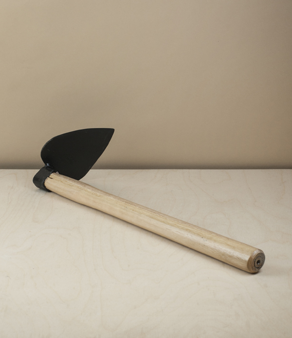 Spanish long-handled flower hoe
