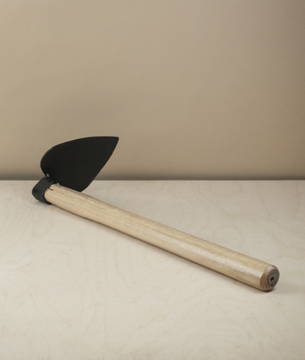 Spanish long-handled flower hoe