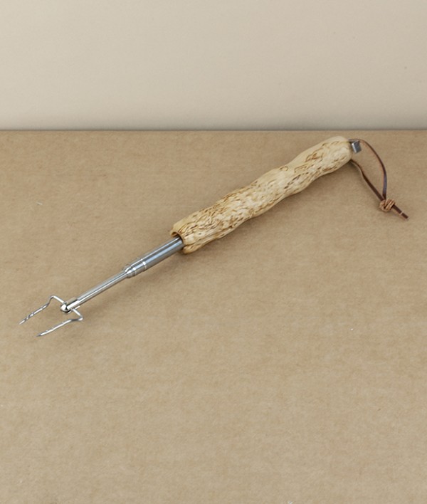 Finnish curly birch retractable toasting fork