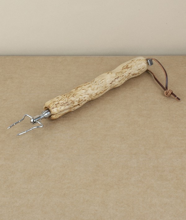 Finnish curly birch retractable toasting fork