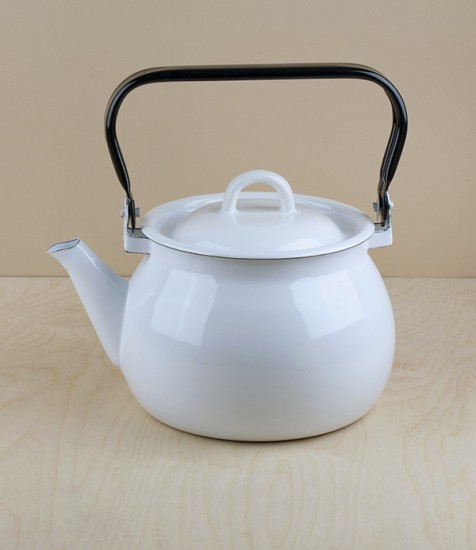Ukrainian enamel kettle, 2 litres, white