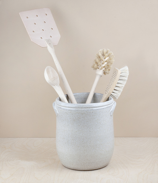 Portuguese terracotta utensil pot