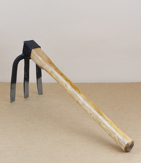 Japanese forked hand hoe
