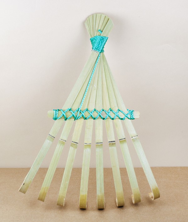 Japanese split bamboo hand rake