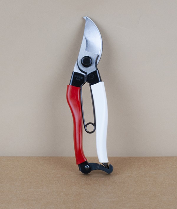 Okatsune secateurs no.104