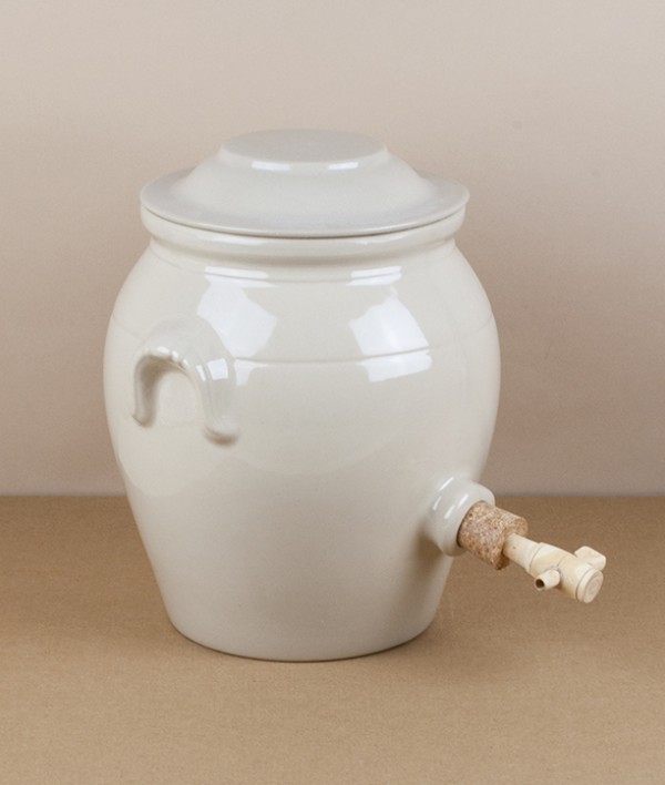 French vinegar pot or pot vinaigre