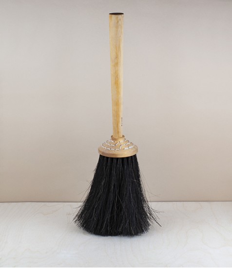 Porch and boot broom, short handle