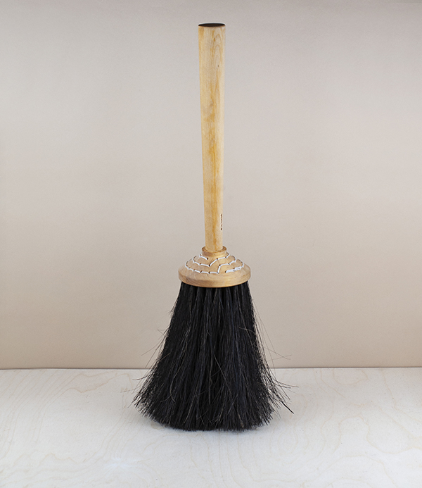 Porch and boot broom, short handle