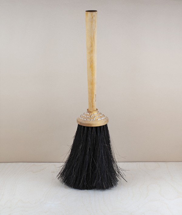 Porch and boot broom, short handle
