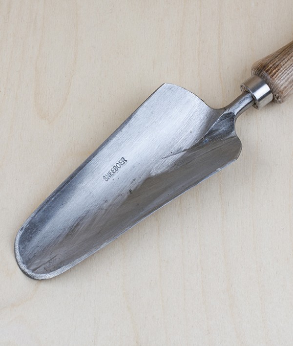 Sneeboer Hand-Forged Flowerbed Trowel