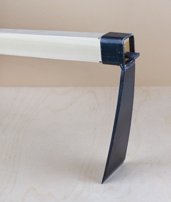 Bachi-kuwa, long handled trapezoid hoe
