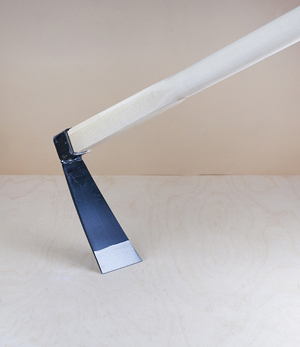 Bachi-kuwa, long handled trapezoid hoe