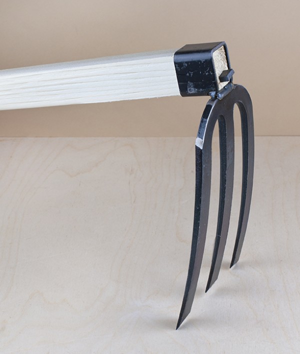 Long handled Sanbon Kuwa forked hoe