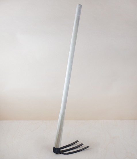 Long Handled Japanese Forked Hoe, Sanbon-Kuwa