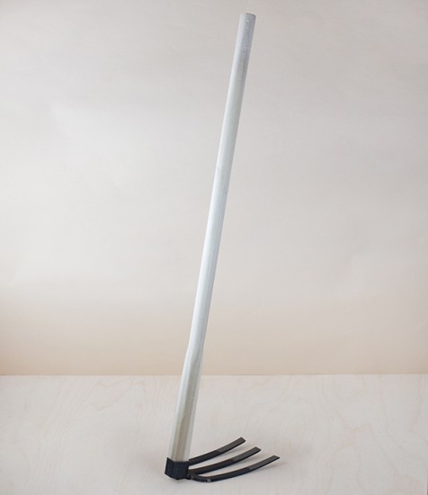 Long handled Sanbon Kuwa forked hoe