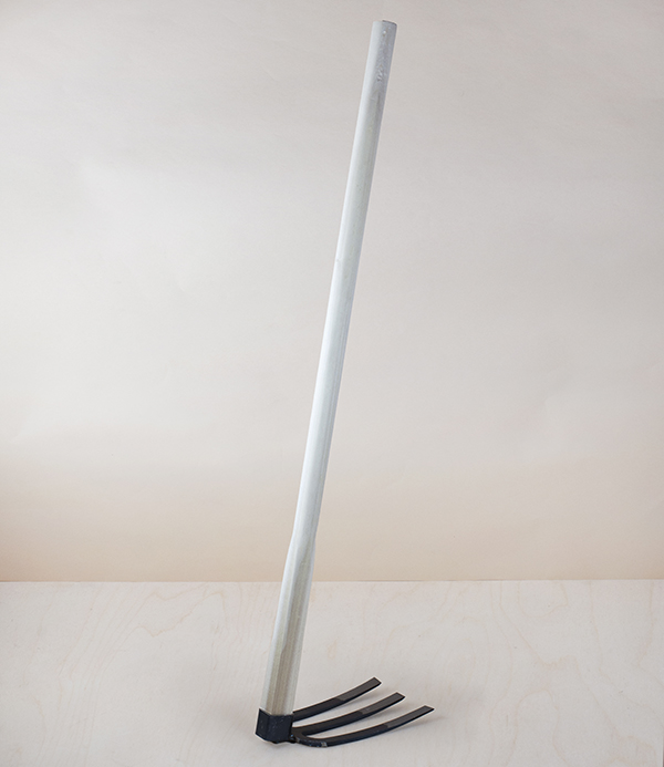 Long handled Sanbon Kuwa forked hoe