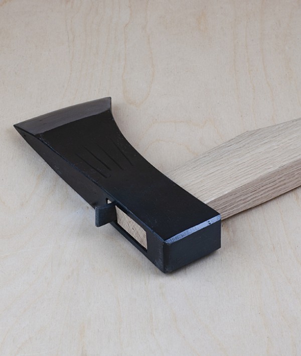 Kiwari ono, a Japanese wood-splitting axe