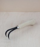 Ne-kaki, 2 tined root hook