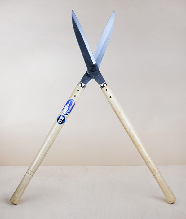 Yasugi Steel hand-forged hedge shears