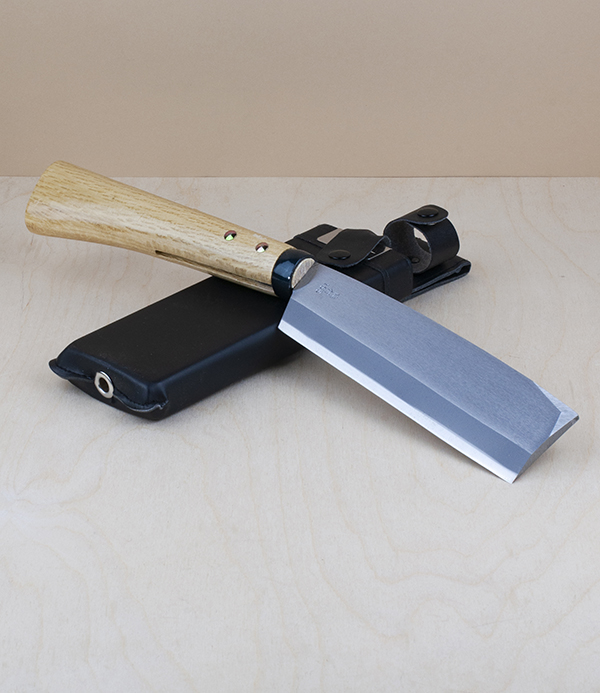 Saya nata, right-handed hatchet