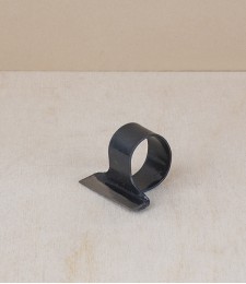 Japanese finger-mounted harvesting blade