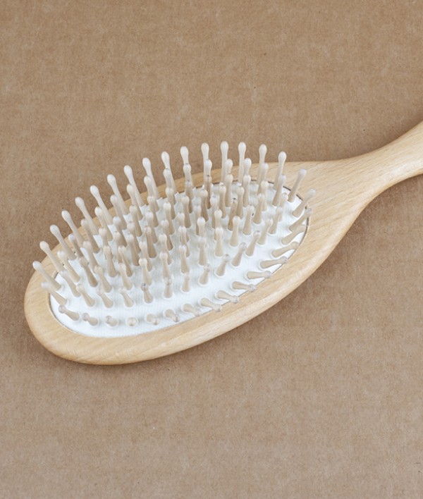 Hairbrush, beech and rounded hornbeam pins