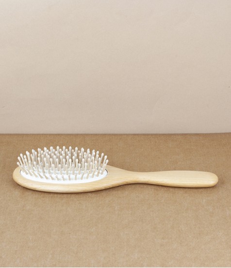 Hairbrush, beech and rounded hornbeam pins