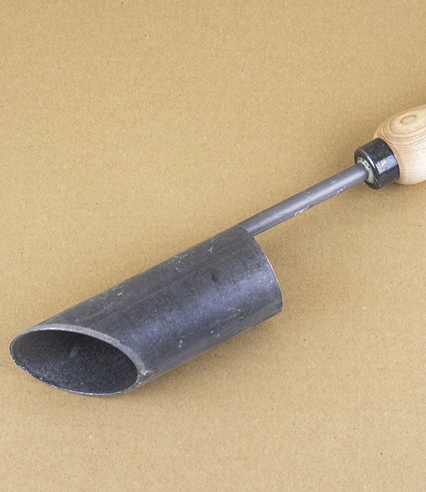 Krumpholz ash-handled bulb planter