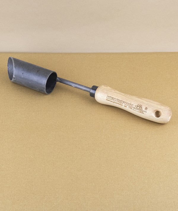 Krumpholz ash-handled bulb planter