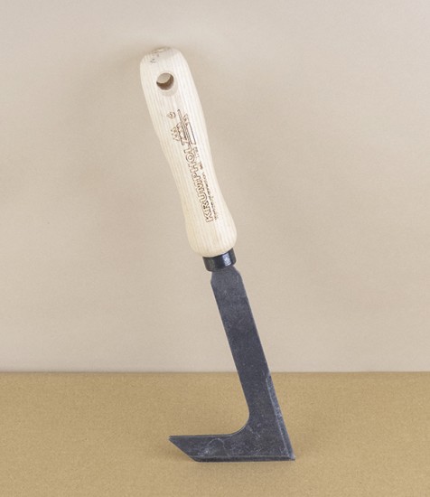 Krumpholz ash-handled weeding tool