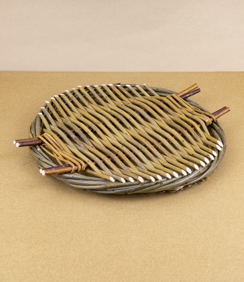 Worcestershire willow tension tray / trivet