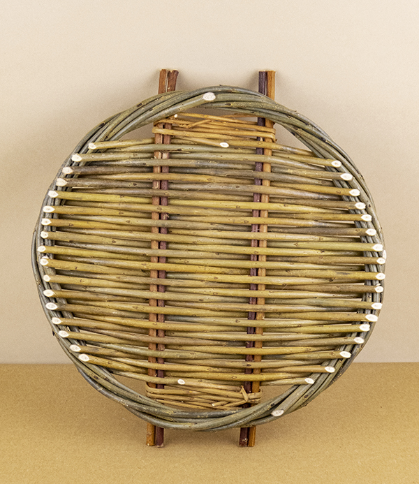 Worcestershire willow tension tray / trivet