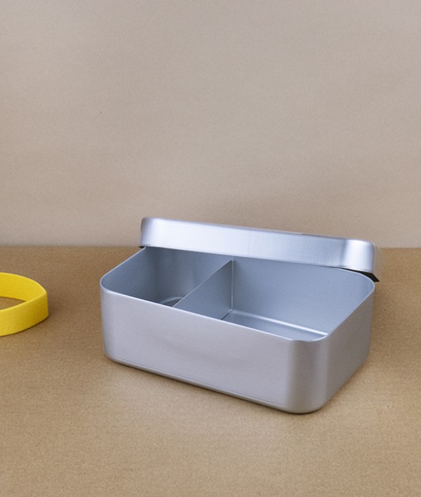 Aluminium bento box with elastic
