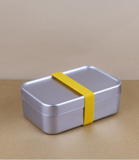 Aluminium bento box with elastic
