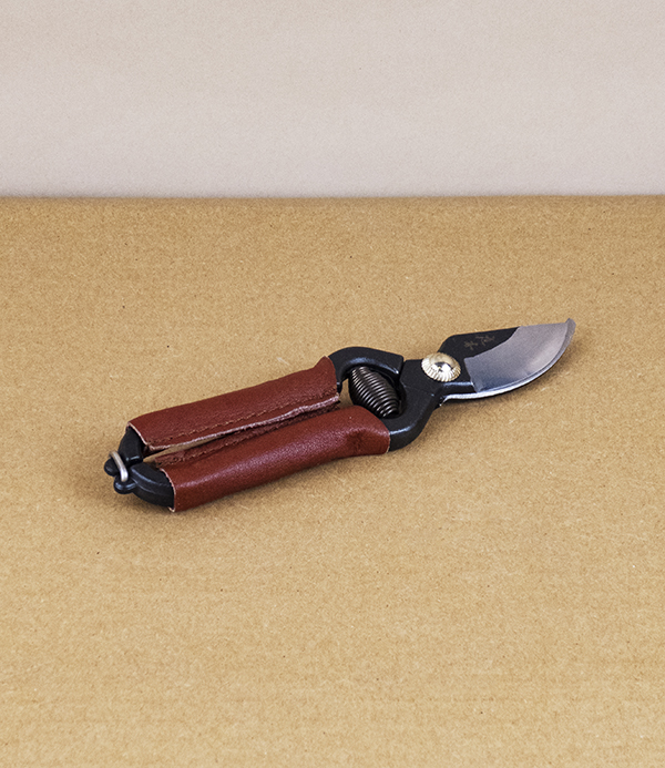 Japanese leather-handled mini secateurs