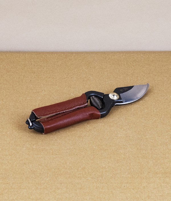 Japanese leather-handled mini secateurs